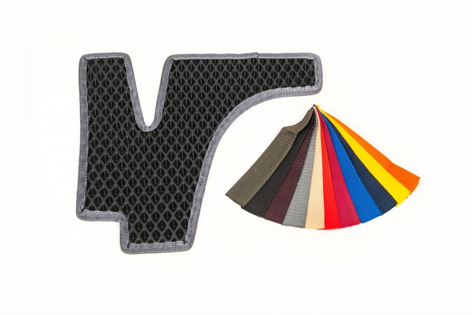 Infiniti QX70 2013-2019 EVA Floor Mats (black) Image