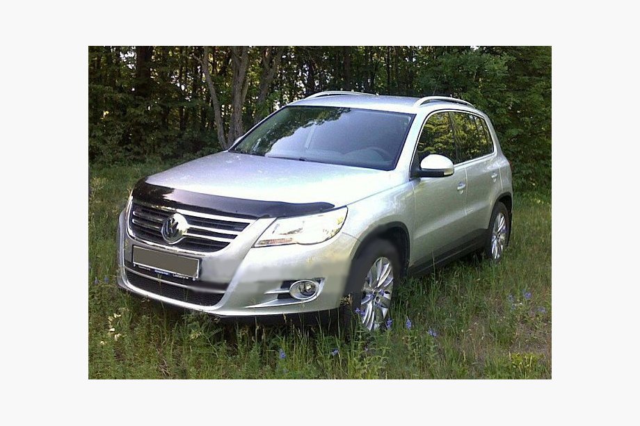 Volkswagen Tiguan 2007-2016 Hood Deflector (SIM) Image