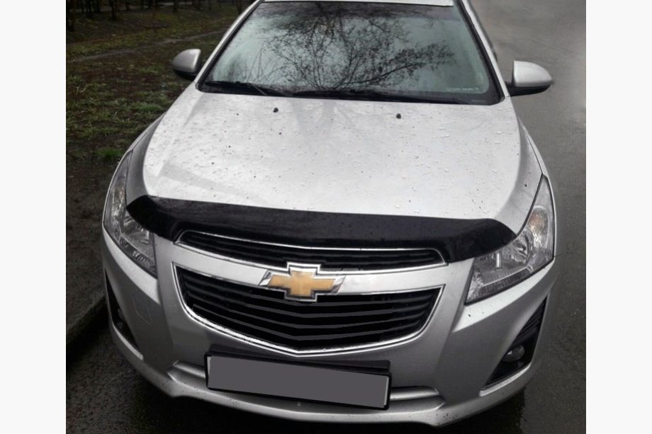 Chevrolet Cruze 2009–2015 Hood Deflector (SIM) Image