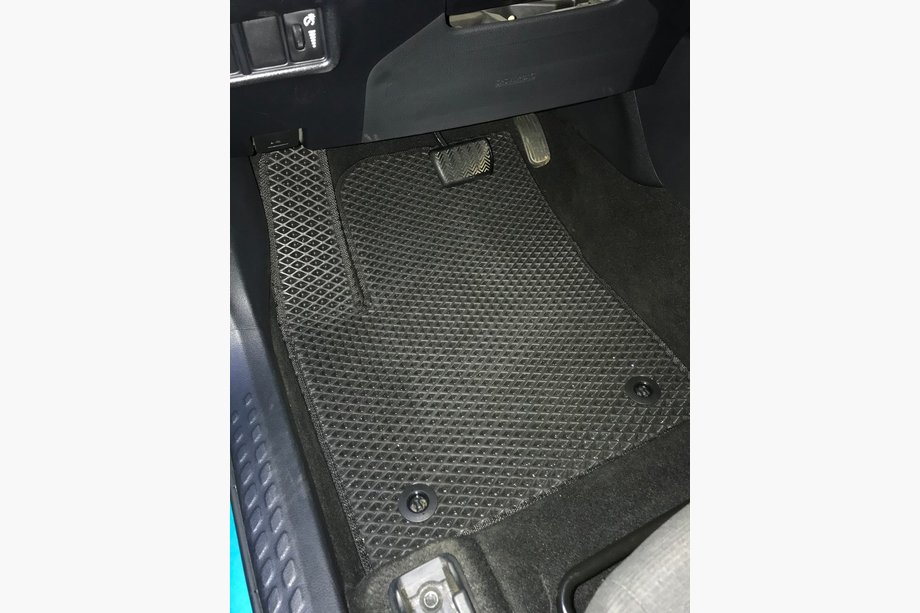 Toyota C-HR 2016-2023 EVA Floor Mats (black) Image