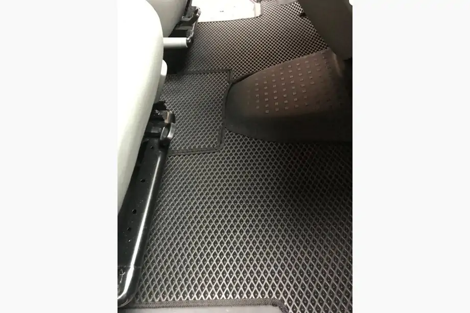 Volkswagen T5 Transporter 2003-2010 EVA Floor Mats (black, front, for 1+1) Image