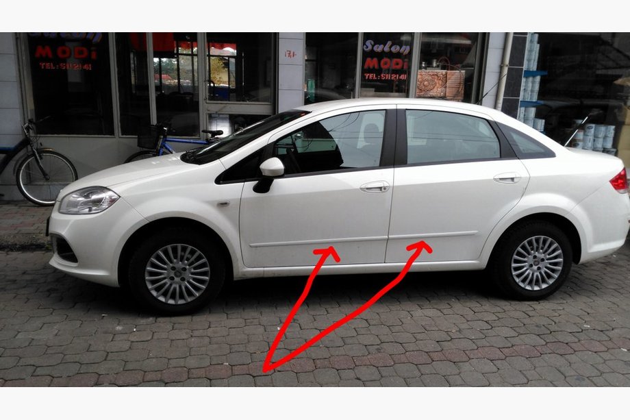 Fiat Linea 2006-2018 Plastic Door Moldings (Set) Image