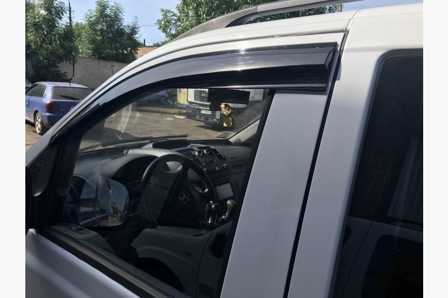 Mercedes Viano 2004-2014 Window Deflectors (2 pcs, Sunplex Sport) Image