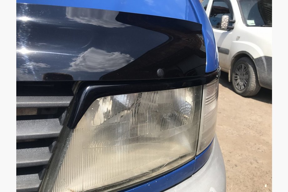 Mercedes Vito W638 1996-2003 Headlight eyebrows (black) Black Gloss Image