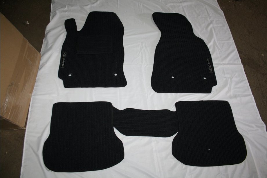Audi 100 C3 1988-1991 Textile Floor Mats (Corona) Image