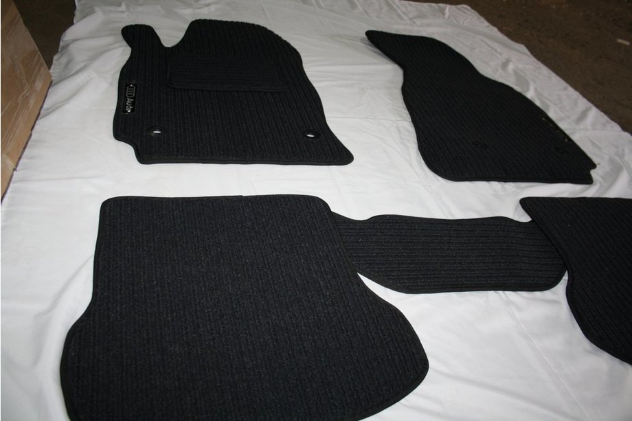 Audi 100 C4 1990-1994 Textile Floor Mats (Corona) Image