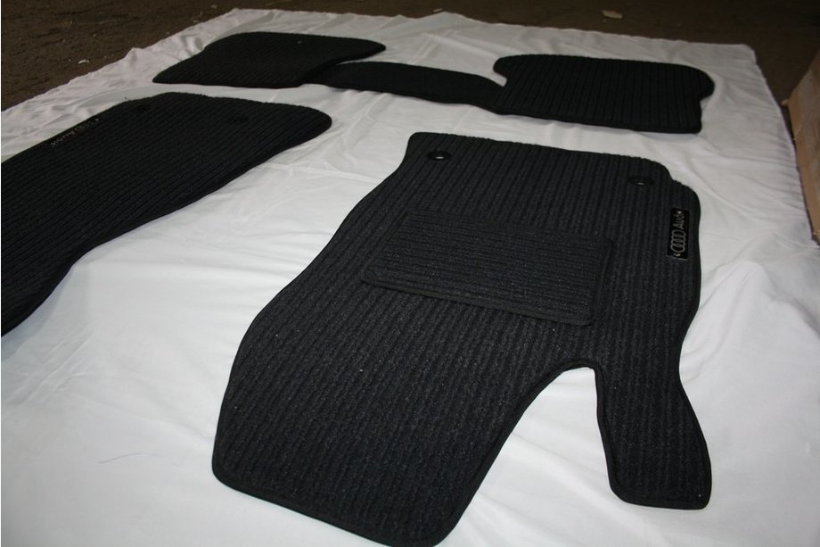Audi A4 B7 2004-2008 Textile Floor Mats (Corona) Image