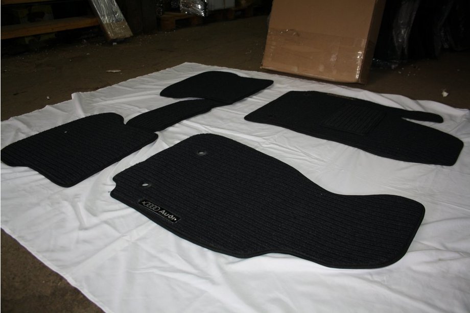Audi A4 B8 2007-2015 Textile Floor Mats (Corona) Image