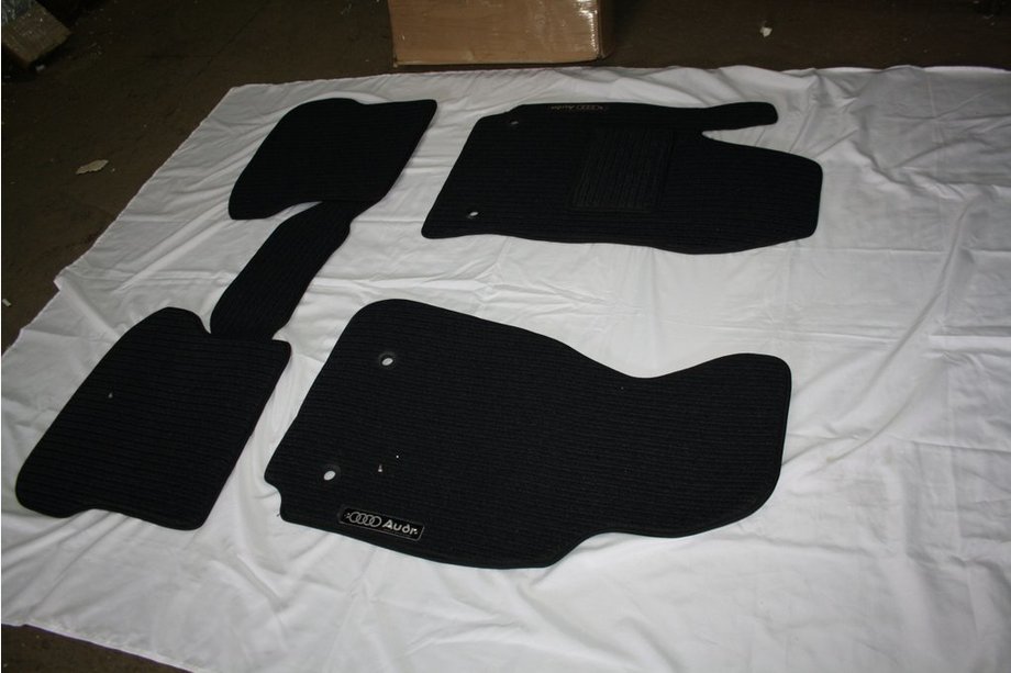 Audi A6 C4 1994–1997 Textile Floor Mats (Corona) Image