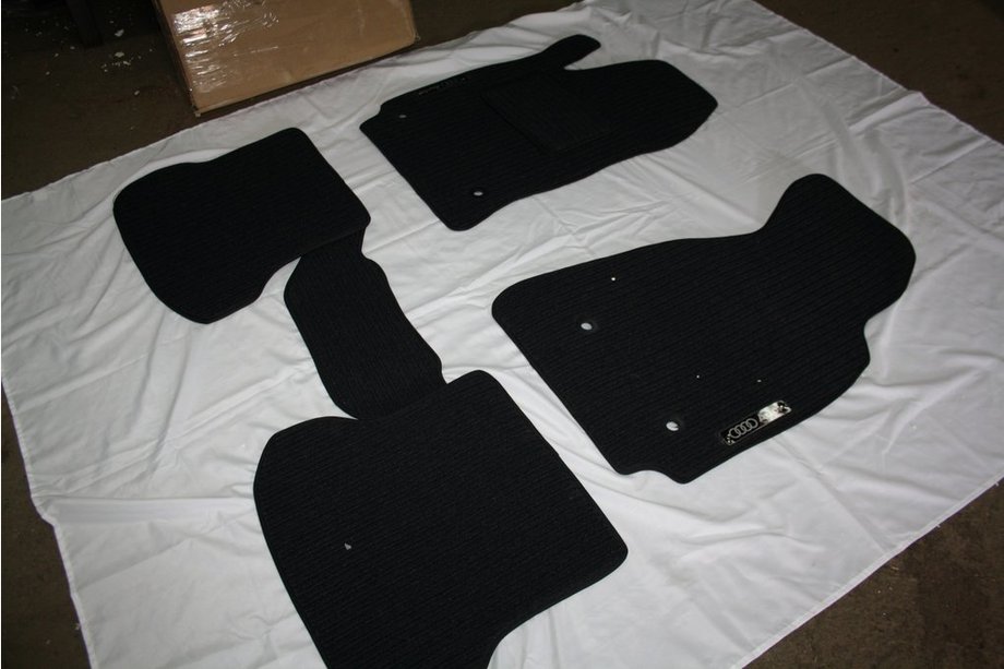 Audi A6 C5 2001-2004 Textile Floor Mats (Corona) Image