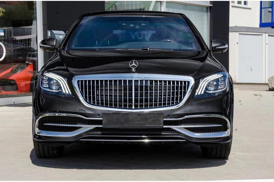 Mercedes S-сlass W222 2013-2022 Maybach Front Grille Image