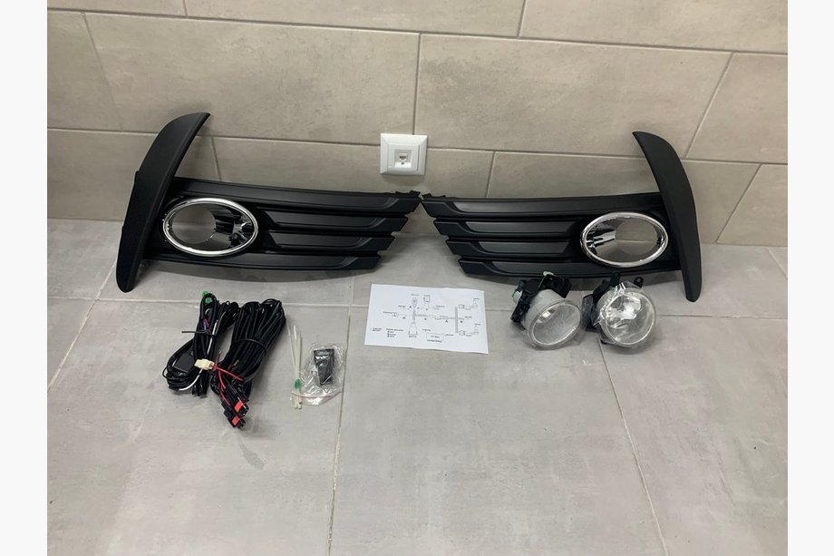 Toyota Corolla 2013-2019 Fog Lights 2017-2019 (Halogen) Image