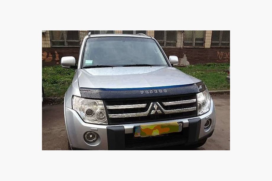 Mitsubishi Pajero Wagon IV 2006-2021 Hood Deflector (VIP) Image