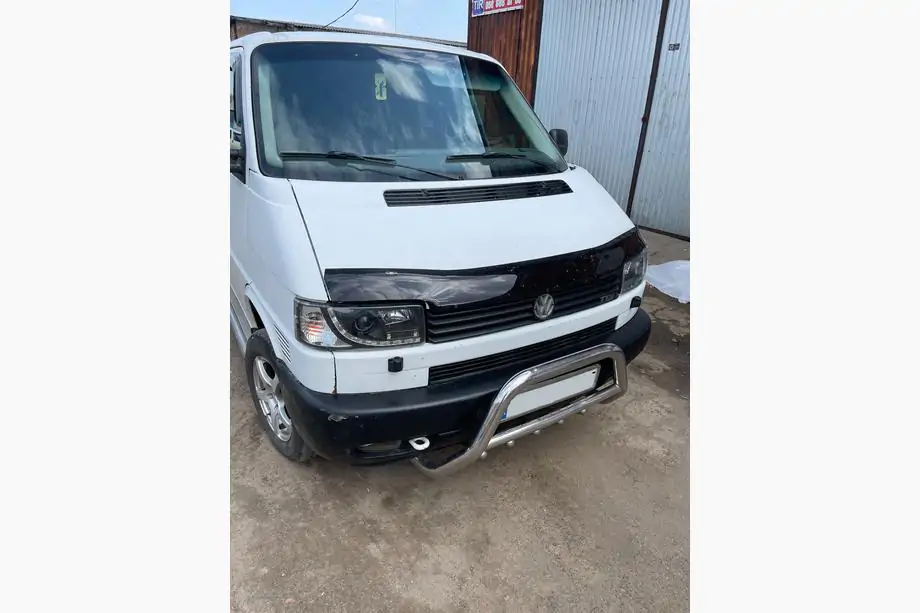 Volkswagen T4 Transporter 1990-2003 Hood deflector (straight headlights) (HIC) Image