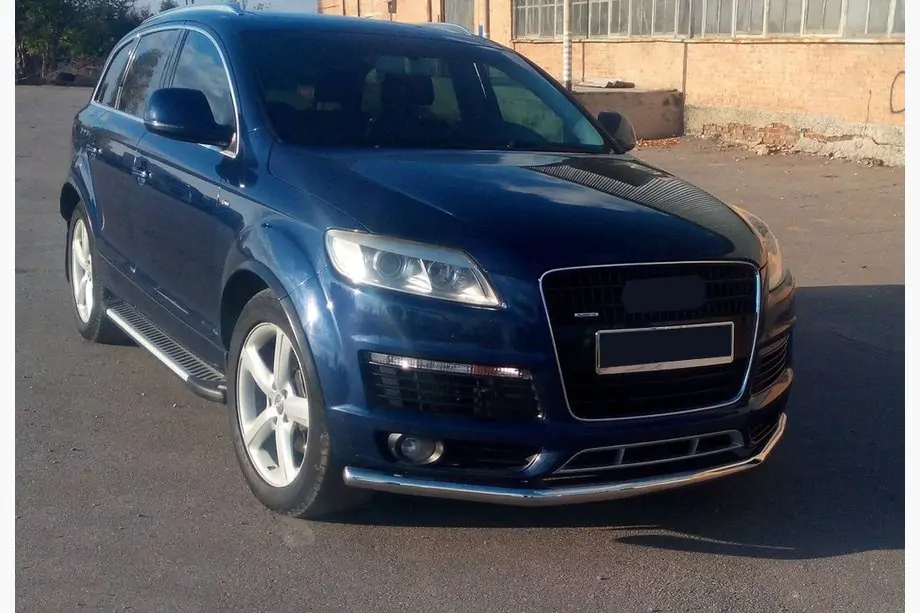Audi Q7 2005-2015 Side Steps Line (2 pcs, Aluminum) Image