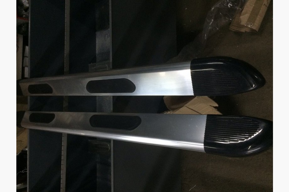 Opel Vivaro 2001–2015 Sale !!! JAWS Side Steps (2 pcs, Aluminum) Image