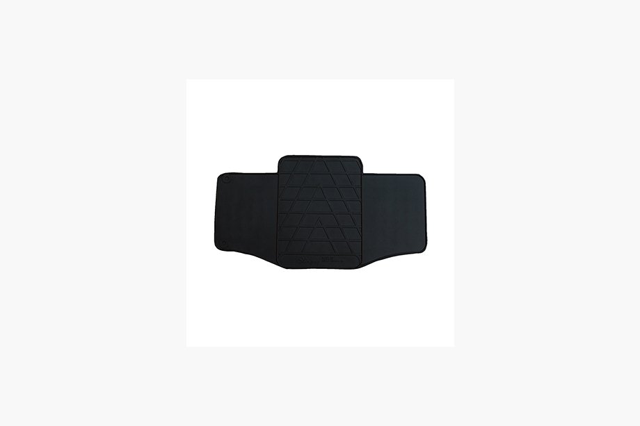 Nissan Leaf 2017- Rear Tunnel Rubber Mat (Stingray Premium) Photo 2