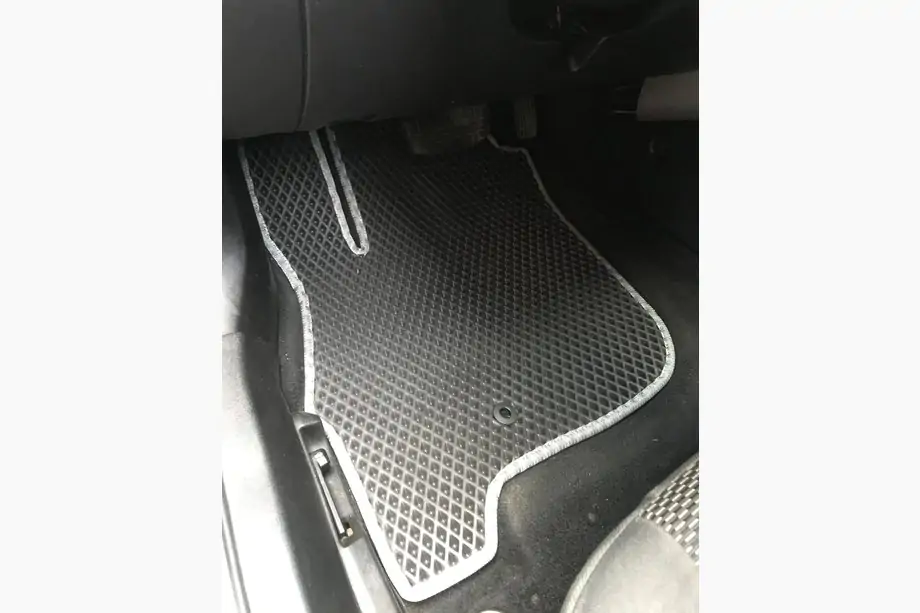 Mitsubishi Galant 2003-2012 EVA Floor Mats (black) Image
