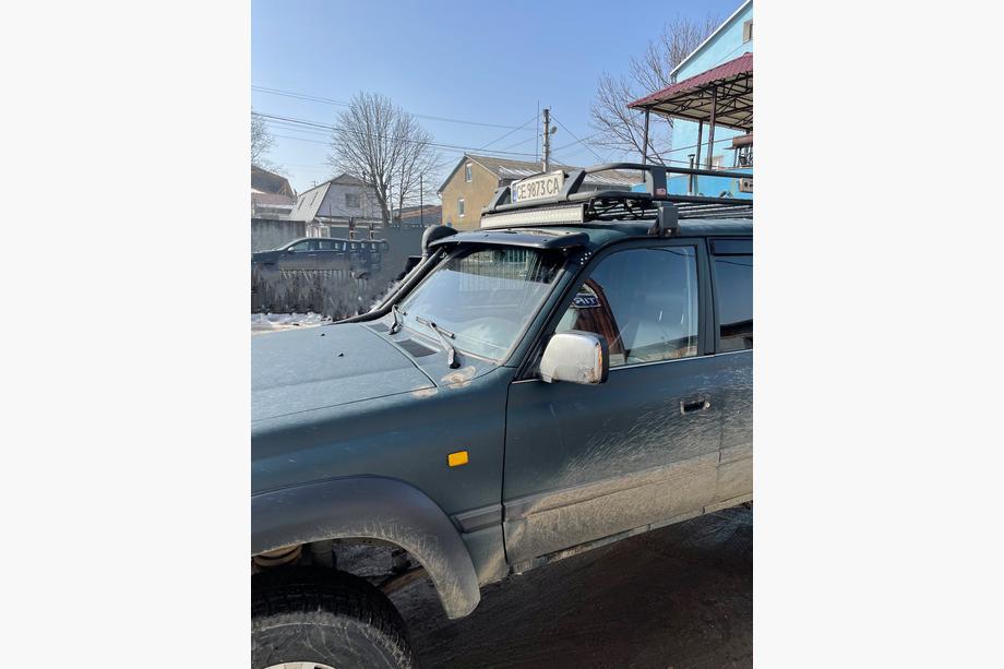 Toyota Land Cruiser 80 1990-1997 Windshield Sun Visor Image