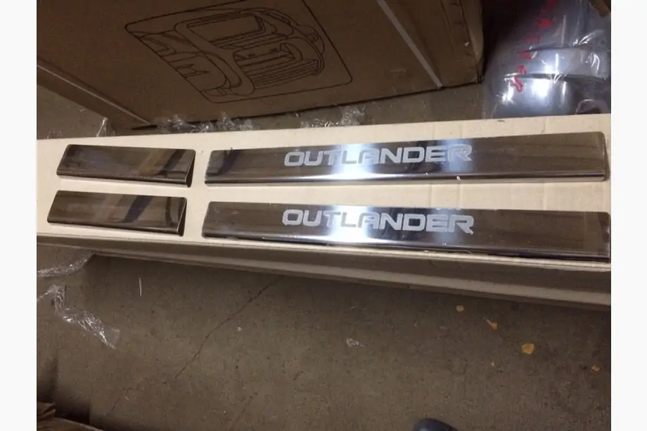 Mitsubishi Outlander 2006-2012 DISCOUNT !!! Door Sill Covers (4 pcs, Stainless Steel) Image