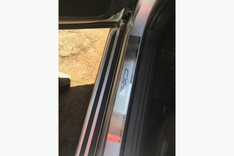 Mazda CX-5 2017–2025 Door Sill Covers Nataniko (4 pcs, Stainless Steel) Image