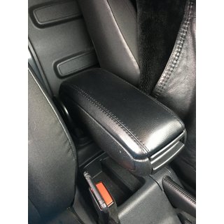 Armrest (into cup holder) photo 2