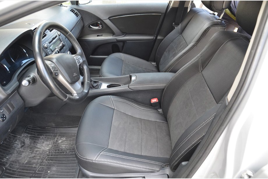 Toyota Avensis 2009-2018 Car Seat Covers (Eco Leather, Alcantara Substitute) Image