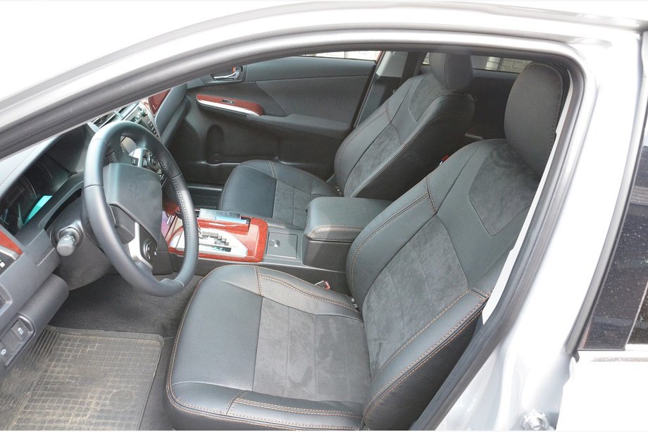 Toyota Camry 2011–2017 Car Seat Covers (Leatherette & Alcantara Substitute, Elite) Photo 1