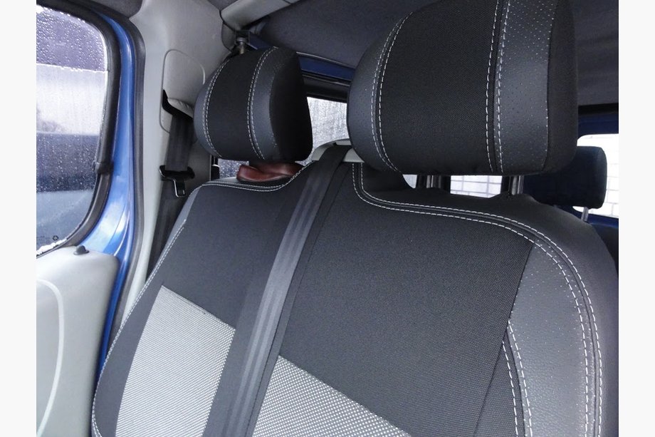 Renault Trafic 2001–2015 Car covers (leatherette and fabric, Premium) Front Seats 2↗1 Photo 5