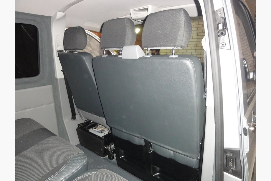 Volkswagen T5 Caravelle 2004-2010 Car Seat Covers (Eco Leather and Fabric, Premium) Photo 4