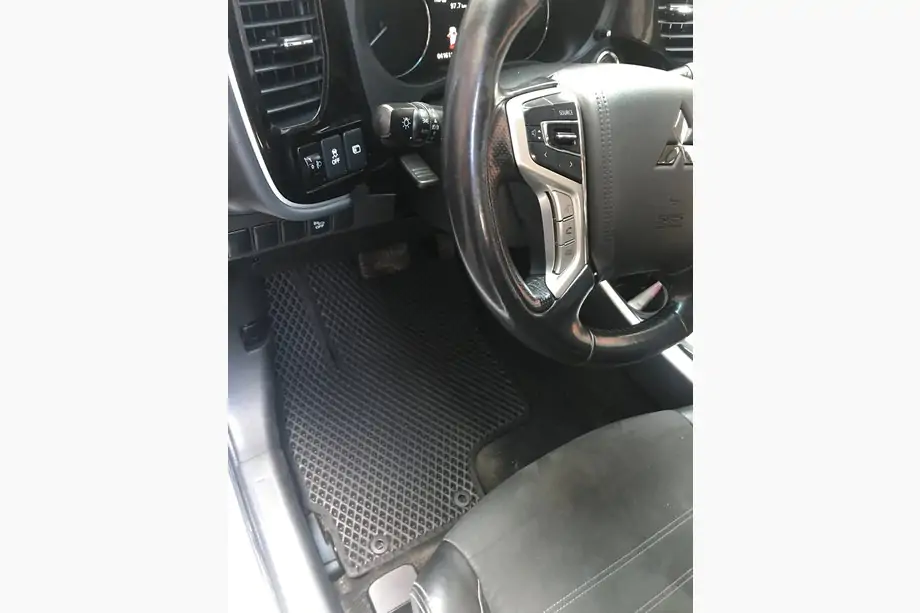 Mitsubishi Outlander 2012-2021 EVA Floor Mats P-HEV (black) Image