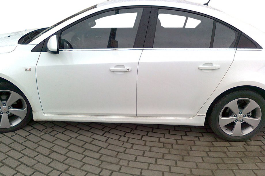 Chevrolet Cruze 2009–2015 Tuning Side Skirts SD (Meliset, primed) Image