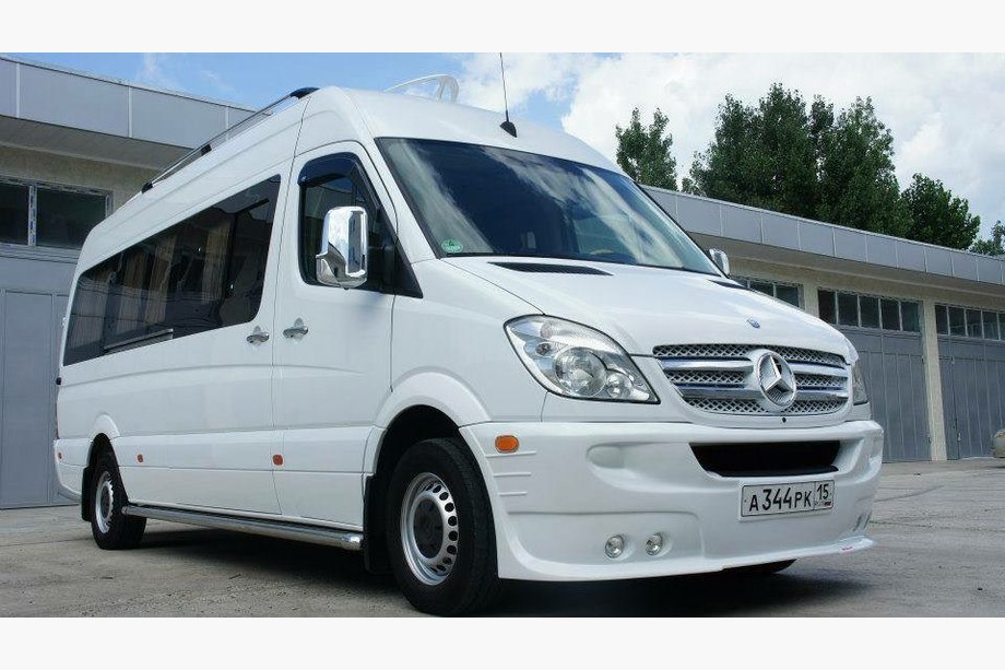 Mercedes Sprinter W906 2006–2018 Front bumper cover with 4 headlights (2006-2013) Photo 3