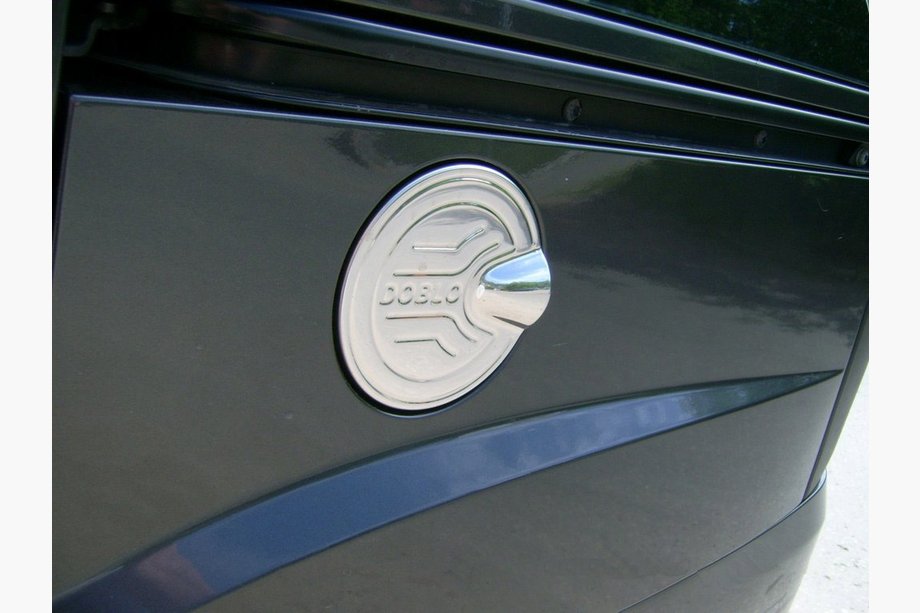 Fiat Doblo I 2005-2010 Fuel Tank Cover Stainless Steel Image