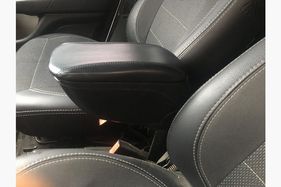 Fiat Doblo I 2005-2010 Armrest (in seat rail) Image