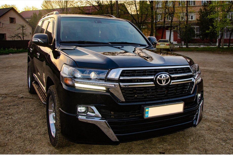 Toyota Land Cruiser 200 2007-2021 Facelift conversion kit from LC200 2008-2015 to 2021 Executive Photo 5