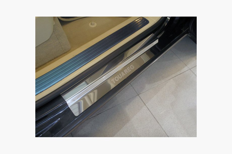 Volkswagen Touareg 2002–2010 Door Sill Covers Nataniko (4 pcs, Stainless Steel) Image