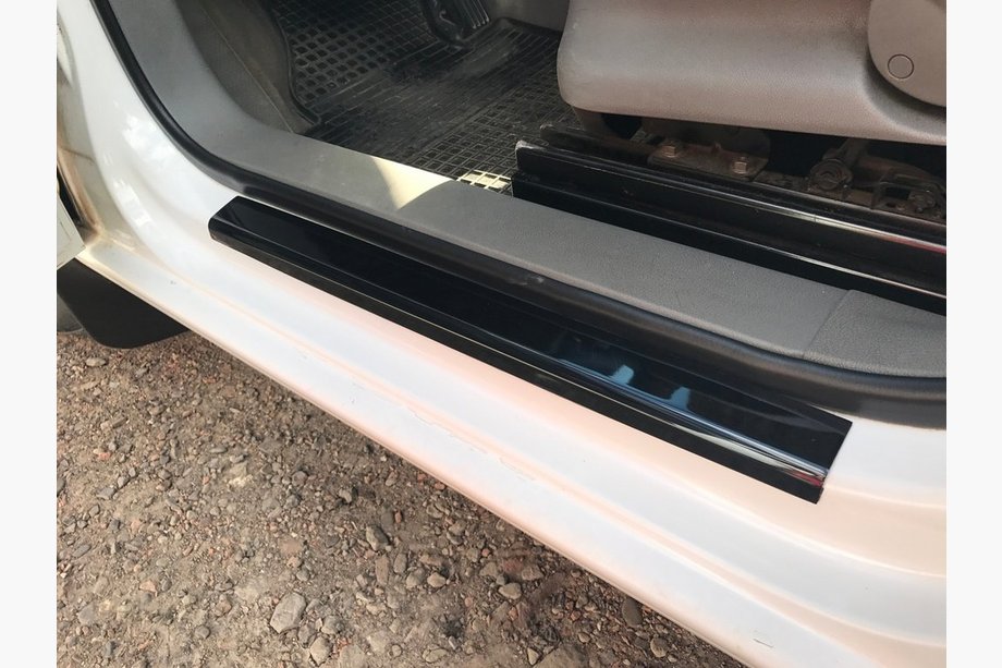 Volkswagen Caddy 2010-2015 Door Sill Covers (ABS Plastic) 4 pcs, Matte Photo 2