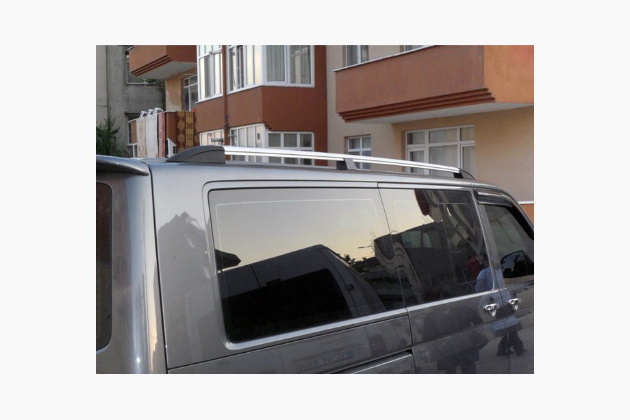 Volkswagen T5 Multivan 2003–2010 (Skyline) Chrome Roof Rails (Plastic Foot) Image