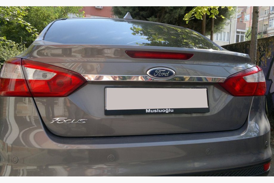 Ford Focus III 2011-2017 Wide stainless steel tailgate trim above license plate Image