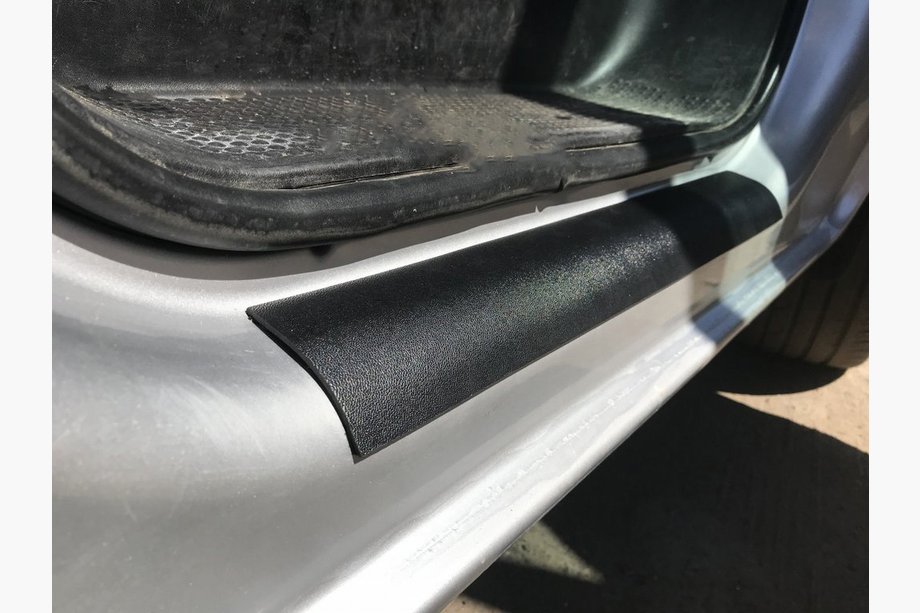 Renault Trafic 2001–2015 ABS Door Sill Covers (2 pcs, DDU) Photo 2