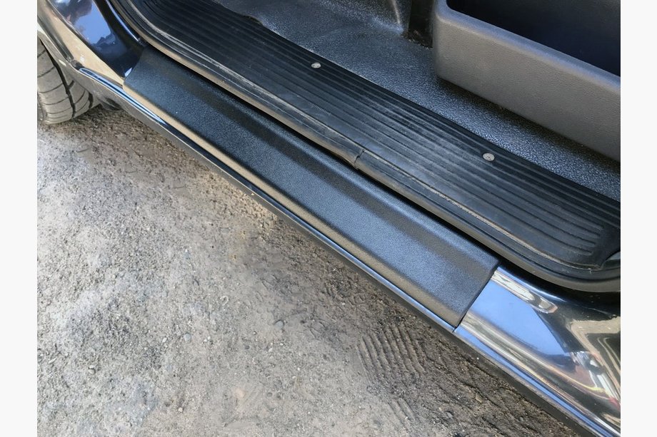 Mercedes Vito W638 1996-2003 ABS Door Sill Covers (2 pcs, Plastic) Matte Image
