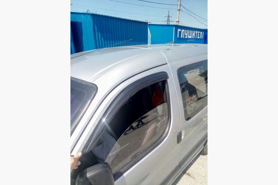 Citroen Berlingo 1996-2008 Window Deflectors (2 pcs, DDU-Aomis) Photo 2