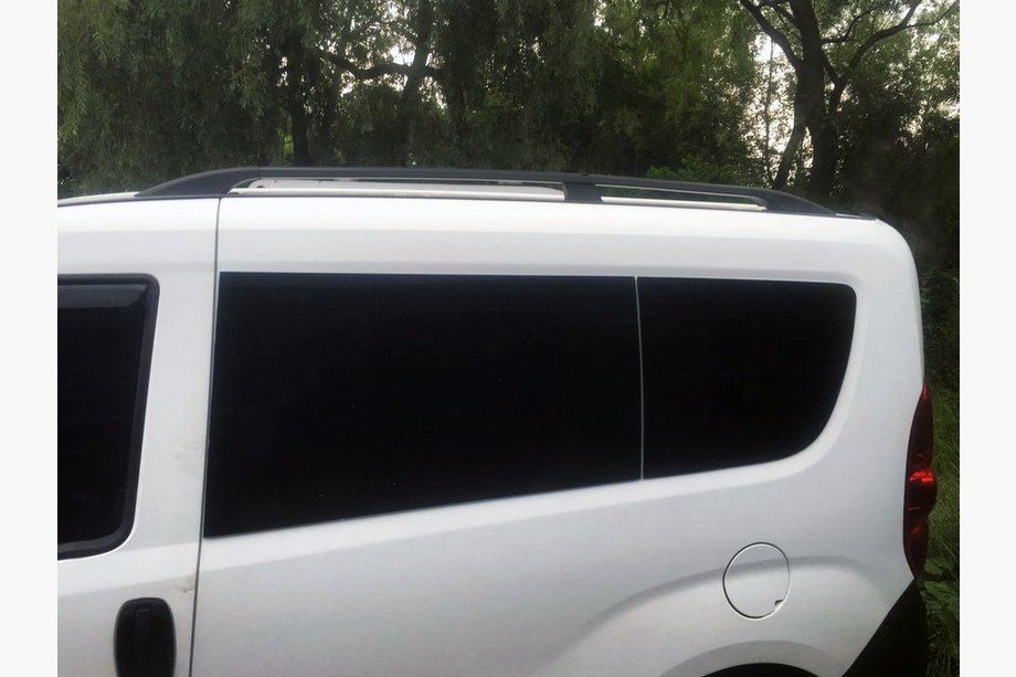 Opel Combo 2012-2018 Black Roof Rails Image