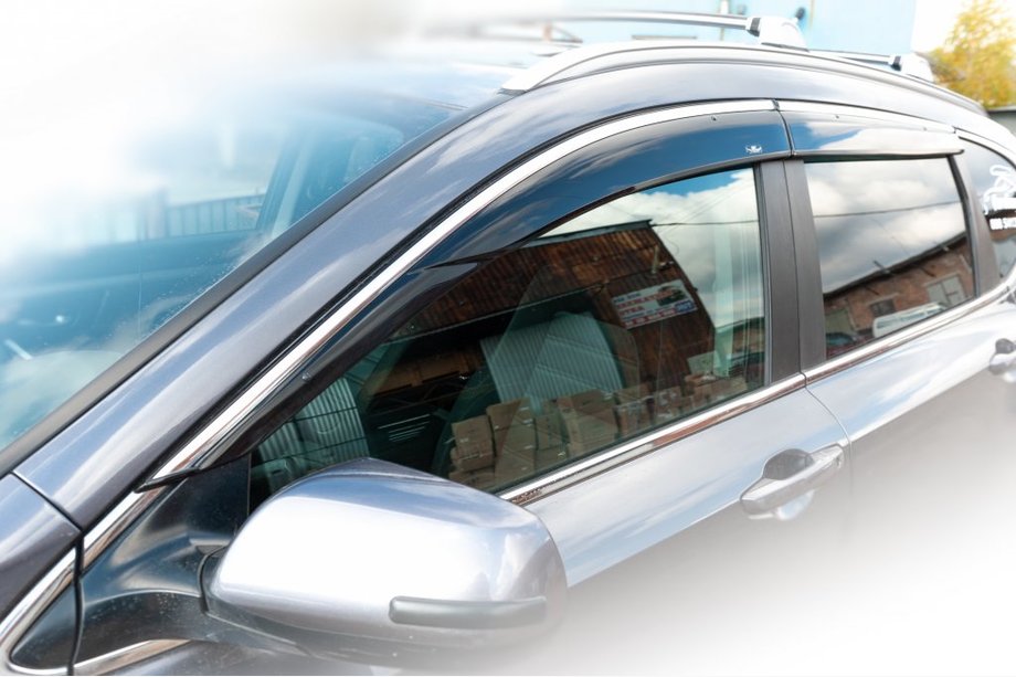 Honda CRV 2017-2022 Window deflectors with chrome trim (4 pcs, HIC) Image