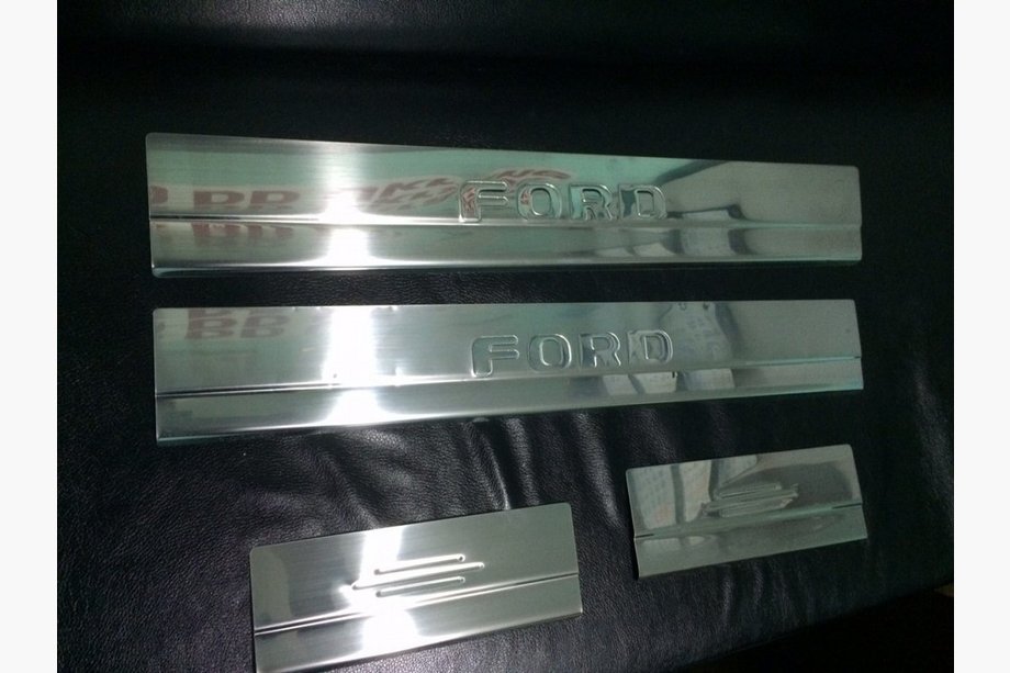 Ford Kuga 2008-2013 DISCOUNT !!! CARMOS Door Sill Protectors (4 pcs, Stainless Steel) Image