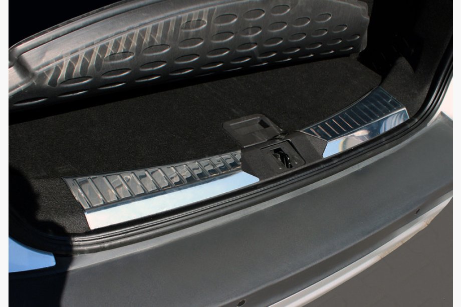 Ford Kuga/Escape 2013-2019 Trunk sill protector 2013-2016 (2 pcs, stainless steel) Photo 1