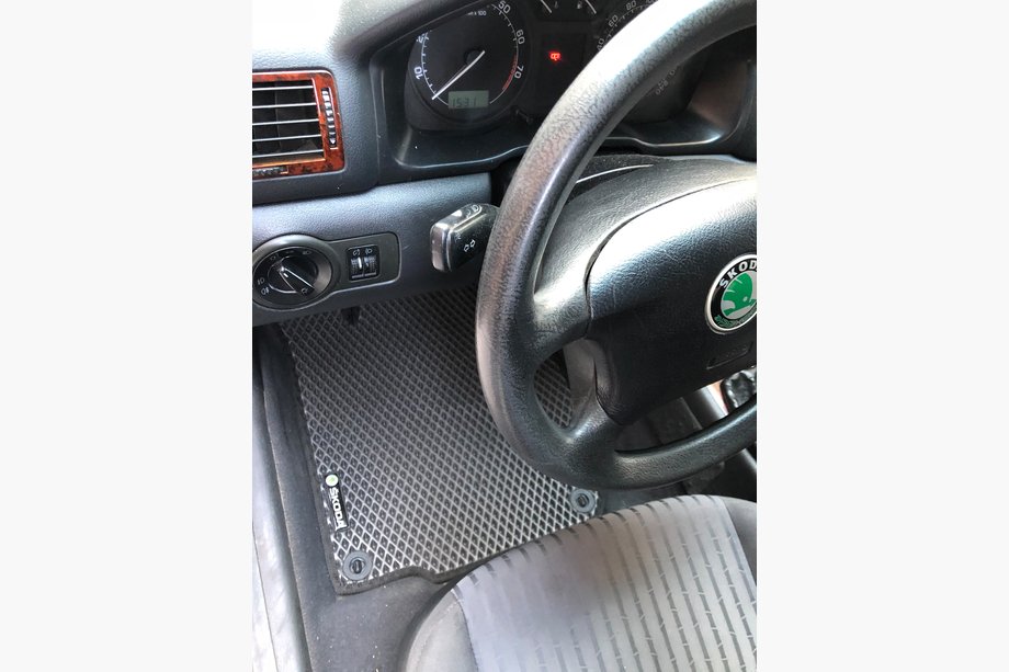 Skoda Octavia I Tour A4 1996-2010 EVA Floor Mats (black) Image