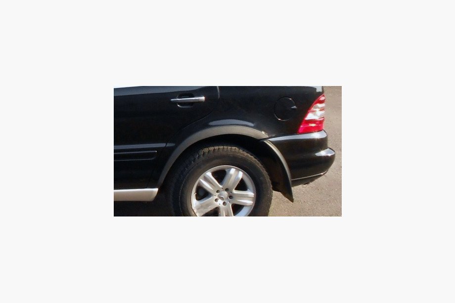Mercedes ML W163 1997-2005 Fender Flares (4 pcs, Black Metal) Photo 1