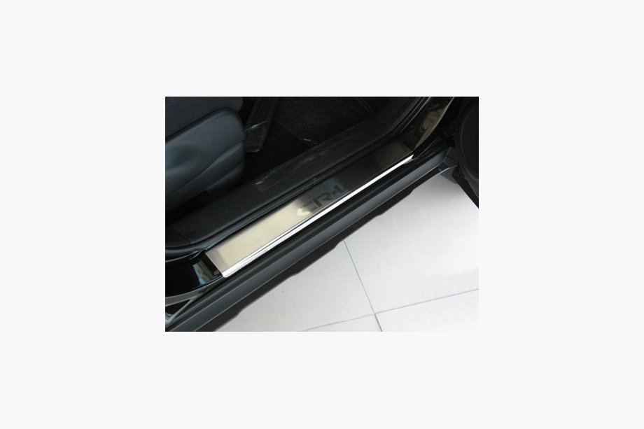 Honda CRV 2001-2006 Natanika Premium Door Sill Protectors (4 pcs, Stainless Steel) Image